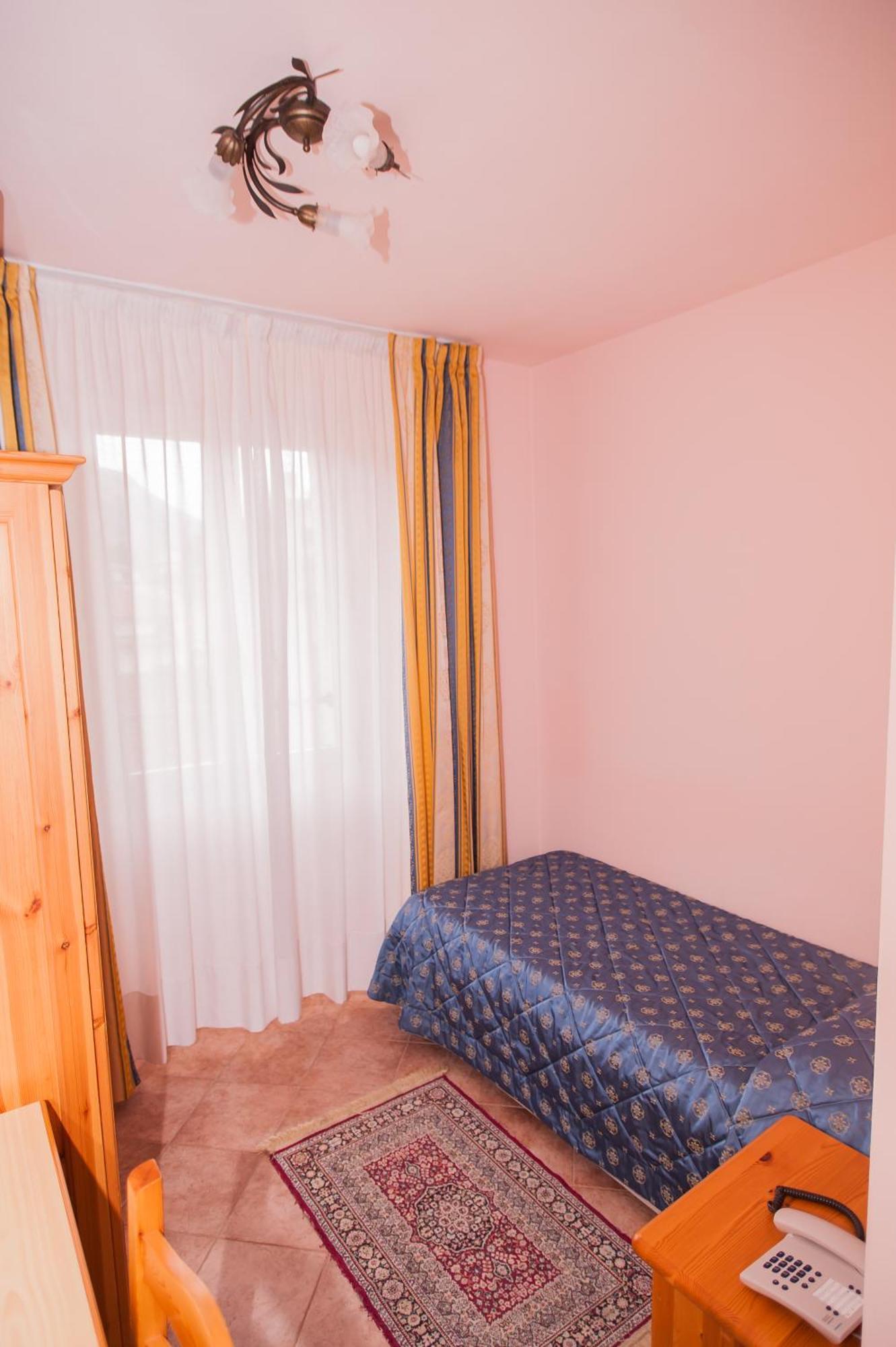 Hotel Vittoria Рива-дель-Гарда Номер фото