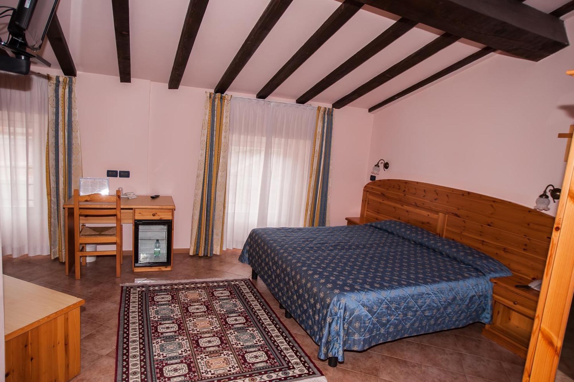 Hotel Vittoria Рива-дель-Гарда Номер фото